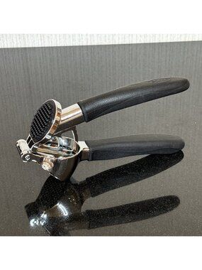 Cutco Garlic Press Stainless Steel Ergonomic Gripping Handle Discontinued 1505
